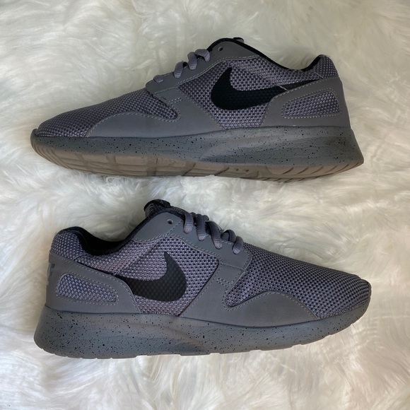 Nike Shoes - LIMITED EDITION Nike Kaishi, Gray/Black Speckled